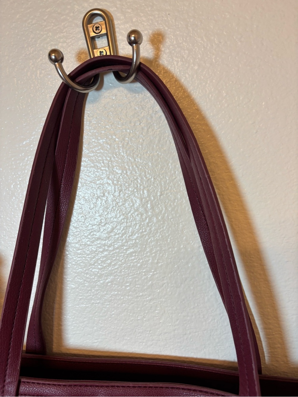 Tommy Hilfiger Burgundy Logo Jacquard Fabric Tote with Gold TH Accent - Picture 4 of 6